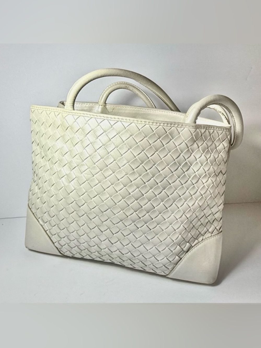 Bottega Veneta Intrecciato Woven Leather Tote Ivory Cream Shoulder Bag Italy